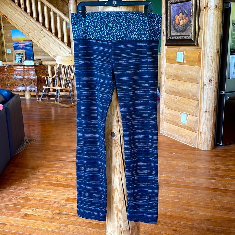 Lululemon yoga pants medium 10‎ tall long